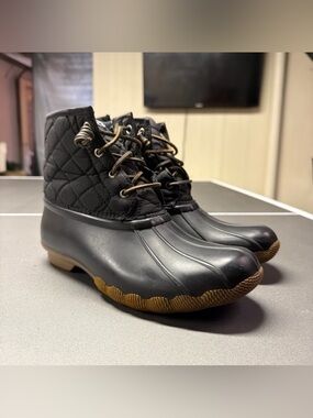 Women's Sperry Saltwater Quilted Duck Boot - Size 7.5M - USED